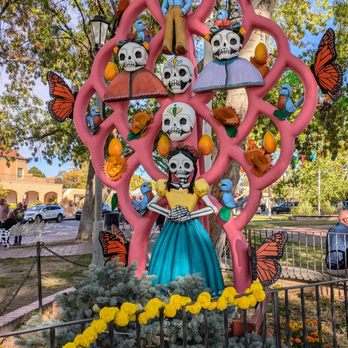 Old Town Albuquerque - Arbol de la vida. - Shopping Centers Near Me