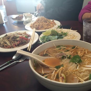 Plia's Kitchen - Thai Near Me - Green Bay, Wisconsin
