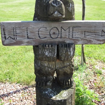 Demarest Hill Winery - Bear carved in wood for welcome entrance - Wineries Near Me - Warwick, New York Demarest Hill Winery - Bear carved in wood for welcome entrance - Wineries Near Me - Warwick, New York