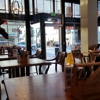 Le Pho - Windy and rainy with door open. - Vietnamese Near Me - Berkeley, California