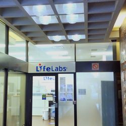 LifeLabs - Entrance
