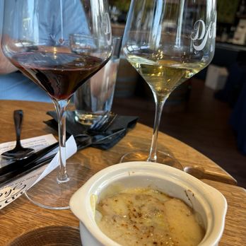 DA Vines Vineyard Wines & Bistro - French Onion Soup - Wine Tasting Room Near Me - Cottonwood, Arizona DA Vines Vineyard Wines & Bistro - French Onion Soup - Wine Tasting Room Near Me - Cottonwood, Arizona