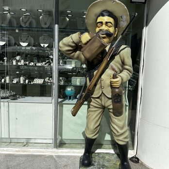 Opalo's Mexican Gallery - Gift Shops Near Me - Cancún, ROO