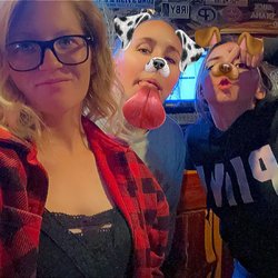 Pat's - Bartenders Gooding off
