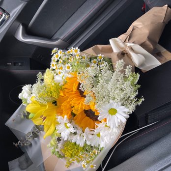 Eileen Entertainment - Florists Near Me - Las Vegas, Nevada Eileen Entertainment - Florists Near Me - Las Vegas, Nevada