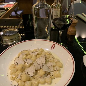 Luigia - Gnochetti with cheese and truffle. DO NOT GET. Tasteless meal you'll never enjoy! Red wine, cheap and okay - Italian Near Me - Lausanne, VD