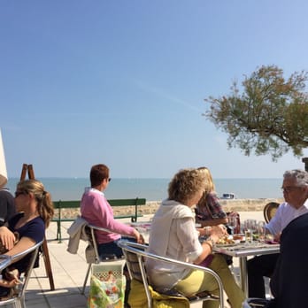 A La Plancha - Vue de la terrasse. - Restaurants Near Me - Flotte (La), 17 A La Plancha - Vue de la terrasse. - Restaurants Near Me - Flotte (La), 17