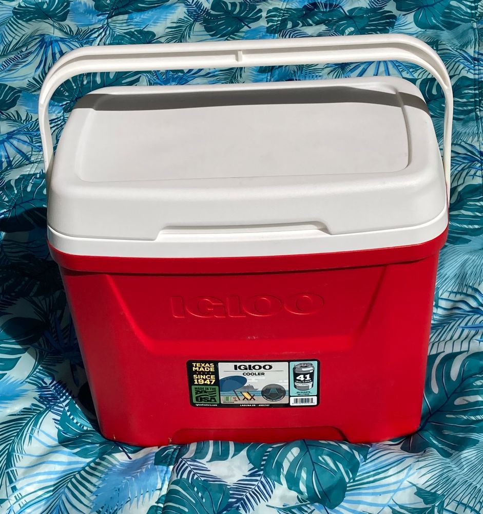 Hawaii Beach Gear Delivered Logo