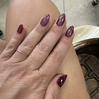 Oh Gossip Nails & Spa - Cat's eye - Nail Salons Near Me - Los Angeles, California
