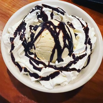 The Grouse House - Warm brownie Sundae - American Near Me - Otis, Massachusetts