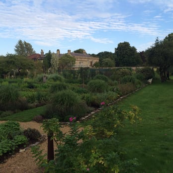 The Pig - The garden - Hotels Near Me - Bath, BAS