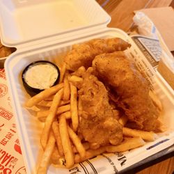 Hans Fish & Chips - Cod fish & chips.