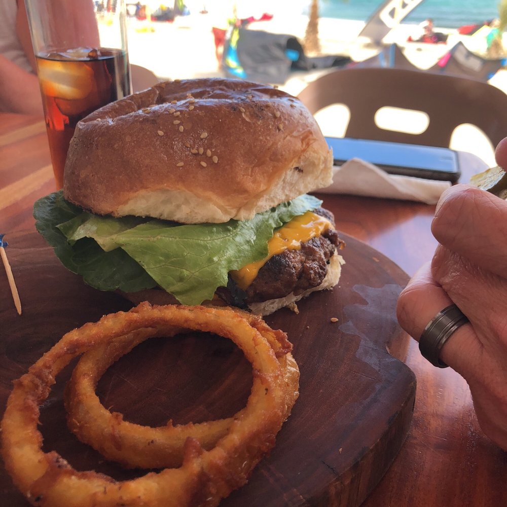 La Playa - La Playa Burger - Tiki Bars Near Me - Los Barriles, BCS