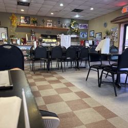 Jenn’s Southern Kitchen - Inside