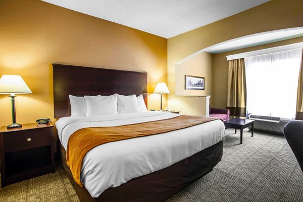 Comfort Suites 31 Photos 22 Reviews Hotels 2620 S Dirksen