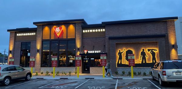BJ’S RESTAURANT & BREWHOUSE - Updated April 2026 - 134 Photos & 195
