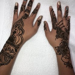 Rupi Eyebrow Place - Beautiful henna done by Kashmira