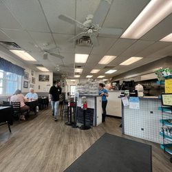 Lake Wally Cafe - Inside the restaurant