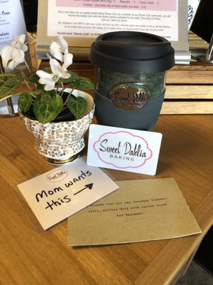 Sweet Dahlia Baking by null