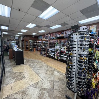 Cig Star - Store Entrance - Tobacco Shops Near Me - Thousand Oaks, California