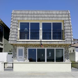 NP Beachhouse - Front of House