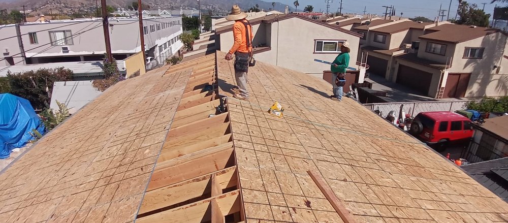 Slide of Jorges Roofing & Construction