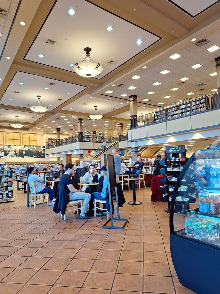 BARNES & NOBLE BOOKSELLERS Updated September 2024 165 Photos & 130
