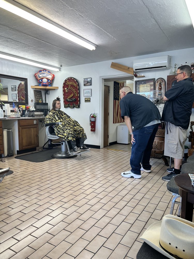 Tina's Barber & Styling Co, Alamogordo Roadtrippers