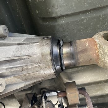 Sunnyvale Ford - Leaking seal after 3 years the dealership supposedly replaced it with new. Hmm!?? - Car Dealers Near Me - Sunnyvale, California