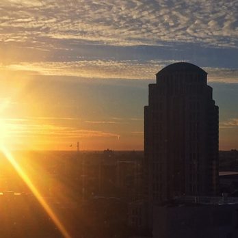 360 Rooftop Bar - Lounges Near Me - St. Louis, Missouri