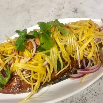Hub Thai - Mango red snapper - Thai Near Me - New York, New York Hub Thai - Mango red snapper - Thai Near Me - New York, New York