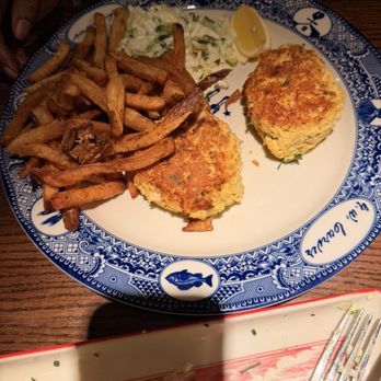 MoCo's Founding Farmers - Crab Cakes, Fries & Slaw - New American Near Me - Potomac, Maryland MoCo's Founding Farmers - Crab Cakes, Fries & Slaw - New American Near Me - Potomac, Maryland