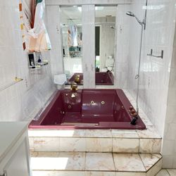 Pristine Spaces - Bathroom deep cleaning