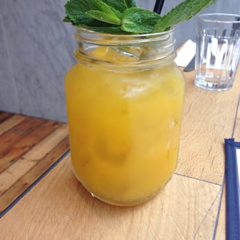 Giraffe - Sunshine Coast ice tea - Burgers Near Me - London, XGL