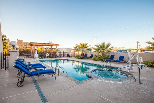 Hilton Garden Inn El Paso / University by null