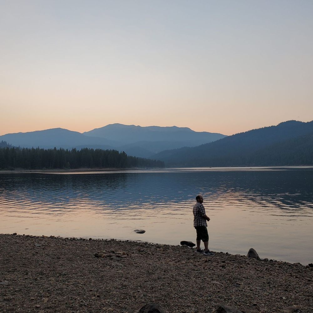Lake Siskiyou Trail - Hiking Near Me - Mount Shasta, California