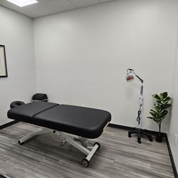 ProClinix Sports Physical Therapy & Chiropractic - ProClinix Sports Physical Therapy & Chiropractic in Yorktown - Acupuncture and Massage Room