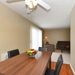 Amber Manor Apartments - Dining Room Area