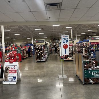 PetSmart - Inside - Pet Training Near Me - Fountain Valley, California PetSmart - Inside - Pet Training Near Me - Fountain Valley, California