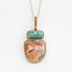 Artesano Boutique - Handcrafted wire pendant with turquoise and  lace agate.