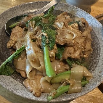 Khao Tiew - Pork pad see ew - Thai Near Me - San Francisco, California