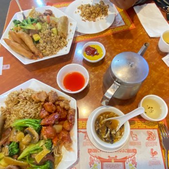 Four Seasons Chinese Restaurant - Our lunch special with Mint Tea. Set Lunch Special #1& #2. Choice of Hot Sour Soup or Chicken Noodle Soup.We both got the Hot Sour Soup. - Dim Sum Near Me - Clovis, California Four Seasons Chinese Restaurant - Our lunch special with Mint Tea. Set Lunch Special #1& #2. Choice of Hot Sour Soup or Chicken Noodle Soup.We both got the Hot Sour Soup. - Dim Sum Near Me - Clovis, California