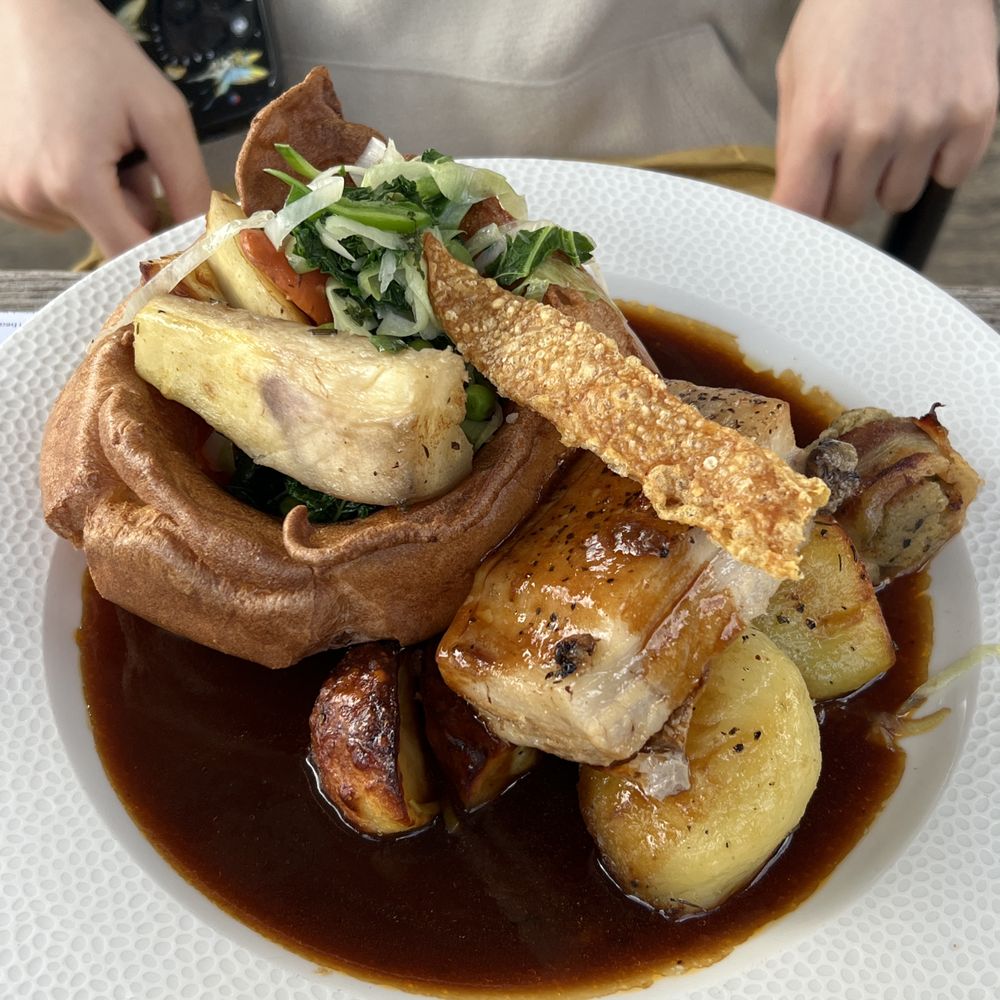 The Trout Inn - Pork Roast - British Near Me - Oxford, OXF The Trout Inn - Pork Roast - British Near Me - Oxford, OXF