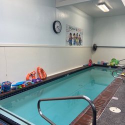 Anderson's Swim School - This is the kiddy pool, super warm, and 4 1/2 ft all the way down.