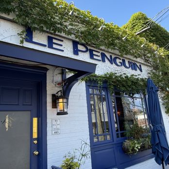 Le Penguin Bistro - Outside - French Near Me - Greenwich, Connecticut Le Penguin Bistro - Outside - French Near Me - Greenwich, Connecticut