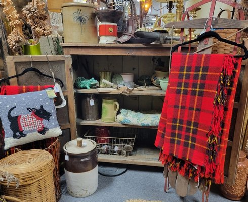 Warehouse Antique Mall Marion IL by null