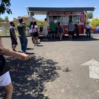 Rockin Rollz Lobster and Sushi - Outside Amadio ranch - Food Trucks Near Me Rockin Rollz Lobster and Sushi - Outside Amadio ranch - Food Trucks Near Me