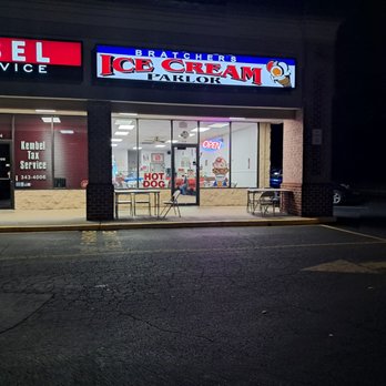 Bratcher's Ice Cream Parlor - A view from the parking lot of ice cream parlor. - Ice Cream & Frozen Yogurt Near Me - Roanoke, Virginia