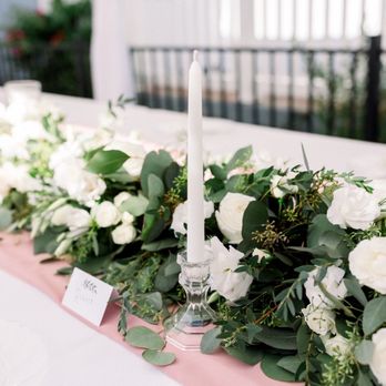 Cristina's Flowers - Flower Garland - Florists Near Me - Long Beach, California