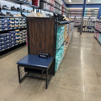 SKECHERS Warehouse Outlet - No mirror here - Shoe Stores Near Me - Houston, Texas SKECHERS Warehouse Outlet - No mirror here - Shoe Stores Near Me - Houston, Texas